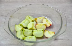 Wash the apples and cut them into quarters. Place in a heat-proof container with a lid and cook, this can be done in the microwave for 5-...