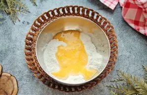 Sift the flour into a bowl, add salt and mix. Mix the egg with a fork and pour it into the flour. Knead into a soft and elastic dough, kn...