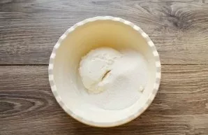 Mix mascarpone, sugar and vanilla sugar until smooth. Pour the mixture into a piping bag fitted with a round tip and refrigerate. A stron...