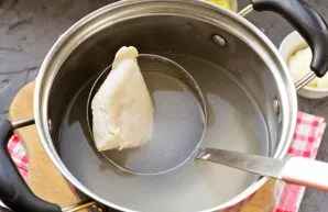 Boil the chicken fillet in salted water. Boil for 20-25 minutes, then cool in the same broth.