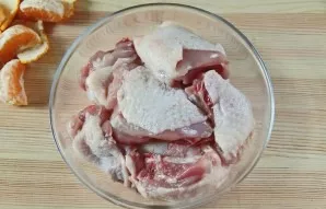 Cut the chicken into pieces and put it in a deep bowl or plate.