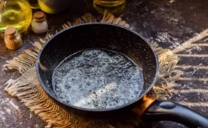 In a small pan or saucepan, melt the butter.