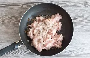 Add minced meat, salt, spices. Bake until cooked.