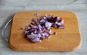 Finely chop the onion.