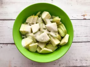 Add salt and sugar to the zucchini.