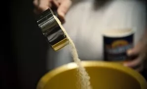 In a bowl, add breadcrumbs, a teaspoon of dried oregano, chopped parsley, salt and pepper to taste.