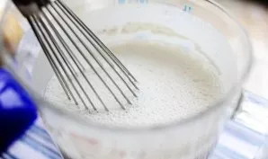 Mix the cream in half with milk and heat in the microwave for 1 min. Set aside. (You can add salt, but since cheese and ham are salty, sa...