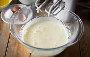 Beat these ingredients with a mixer until a light and fluffy mass, for about 1 minute.