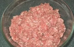 Grind the meat and onion. Put the chilled cream, salt, pepper, spices and one egg. Mix well. Qualitatively knock out the minced meat on t...