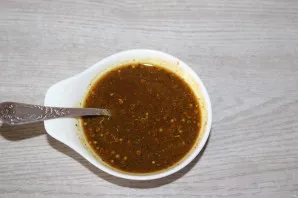 Mix the marinade well. Add a little salt.