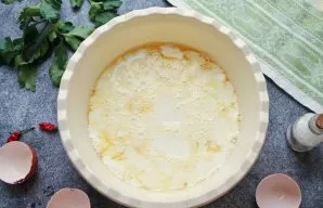 Pour in milk, add salt and stir until smooth.