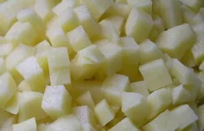 Peel the potatoes, wash them, cut into cubes. Put in the broth and boil everything again.