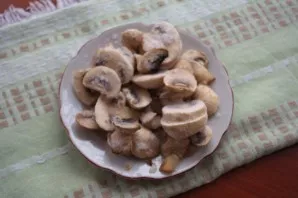 I use frozen mushrooms, but you can also use fresh ones.