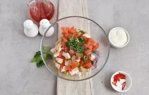 Add diced tomatoes and chicken fillet, salt and pepper to taste. Add chopped parsley.