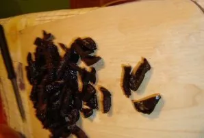 Wash the plums as long as possible and thoroughly in warm water. Unfortunately, so that there are no stones and sand, which are often fou...