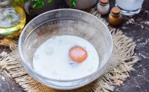 Add a slurry of milk.