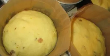 Now we are preparing molds for Easter cakes. You can do a few small or a couple of large ones. I like it when the cakes are big. Then the...