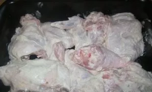 Place the chicken in an oven preheated to 190-200 degrees for 40-50 minutes.