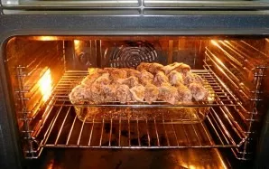 Place the wings on a baking sheet or grill and bake in the oven for 40 minutes. Temperature 190 degrees.