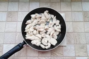 Cook over medium heat, stirring for 7-8 minutes.