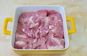 Then put the prepared meat.