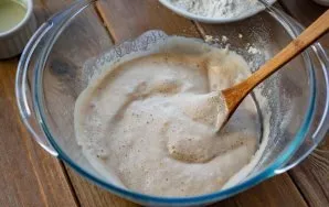 After 15-20 minutes, the yeast will begin to act and a sparkling mixture will come to the fore.