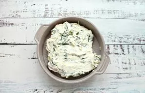 Mix the cream cheese with spinach and brush the turkey breast steaks completely.