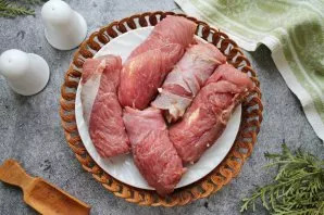 Roll them into thick rolls.