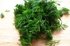 Wash, dry and finely chop the dill.