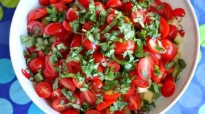 And add a little basil. You can replace it with other greens you like.