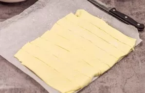 Now cut the dough into portions.