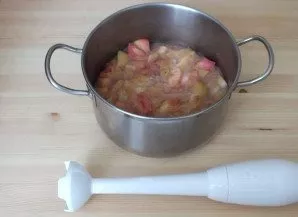 After standing, crush the mass with a blender or pierce twice through a meat grinder with a fine grate.