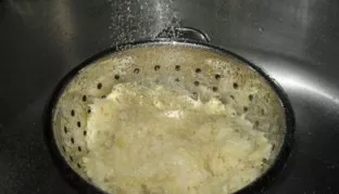 Cabbage should be washed under water and squeezed.