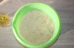 Add a pinch of salt and pour beer.