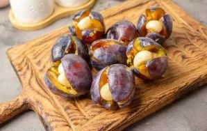 Add 1-2 cloves of garlic to the plums instead of dice.
