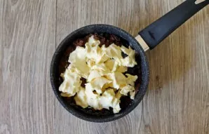 Add soft butter. Place on low heat and cook, stirring, until smooth. Do not heat the mass above 50 degrees. Remove, cool and pour 2/3 cup...