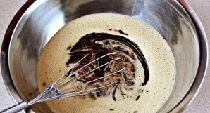 Mix the chocolate mixture with the egg mixture and mix well until smooth.
