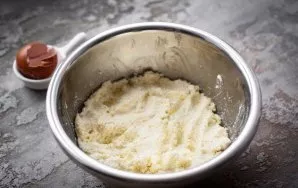 Mix all the ingredients with a spoon until smooth. Leave the bowl with the curd mixture alone for 30 minutes so that the semolina has tim...