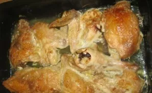 Grate the cheese on a coarse grater.