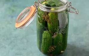 Boil 750 ml in a pot. water. Pour into a jar, cover and leave for 5-8 minutes. Boil another batch of water with this again.