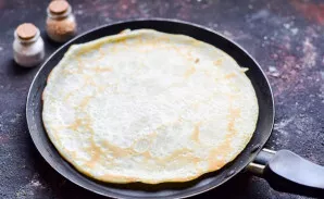 Fry the pancakes on both sides after 20 seconds.