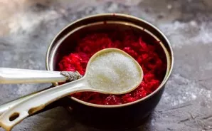 Add sugar to the beets. Put the pot on a small fire, bring to a boil and cook for 60 minutes, watch so as not to boil too much.
