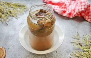 Cover the jar with gauze and put in a warm place for 24 hours. After that, strain the kvass, if necessary, add sugar and serve.