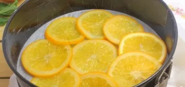 Cover the baking dish with baking paper, put the oranges boiled in syrup on the bottom. Here you can experiment: from how you lay out the...