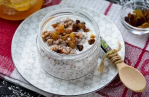 Add washed and crushed raisins.