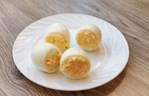 Fill the eggs tightly.