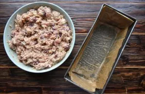 Line the baking sheet for the pate with baking paper. Grease the paper with butter or vegetable oil. Add the mince and distribute over th...
