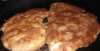 Then from the other side. When turned over to the other side, it is possible to cover with a lid and reduce the fire. Carbonades will bec...