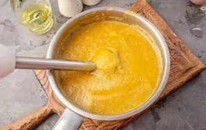 Grind the vegetables with a blender until smooth.