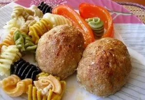 5 minutes before the preparation of cutlets, you can sprinkle them with grated cheese. They are best served hot, with your favorite side ...